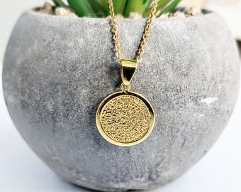 Minimal necklace in 14K gold with the disc of Phaestos
