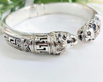 Sterling silver lion heads cuff bracelet, Greek key design, ancient Greek jewellery, unisex gift