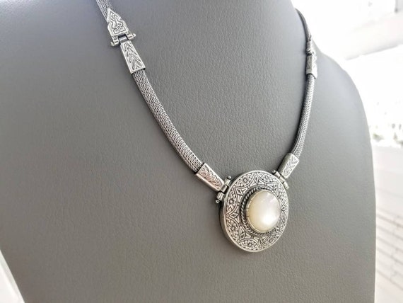 Mother of Pearl Necklace in Sterling 