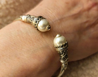 Pearl bracelet in Sterling Silver 925, byzantine style bracelet, silver bracelet, pearl jewelry