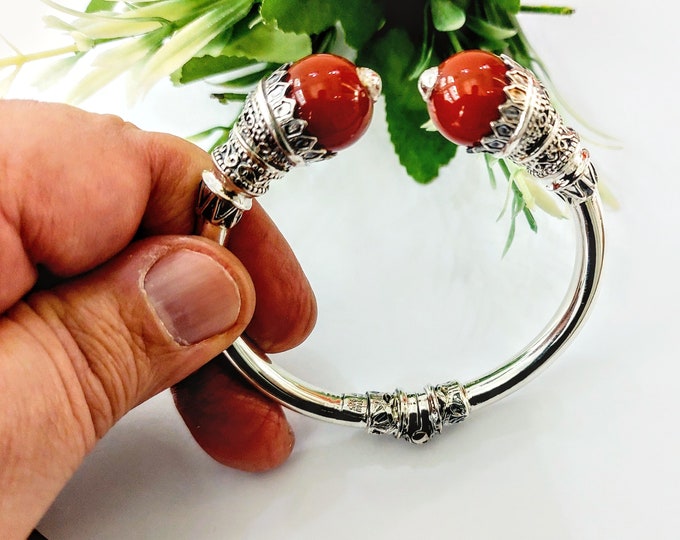 Carnelian cuff bracelet in sterling silver 925 with perforated byzantine bezels, silver bracelet