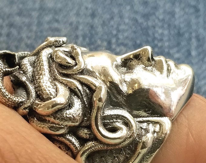Mythical Medusa ring in sterling silver 925, Greek mythology creature, silver Gorgon ring, statement jewelry