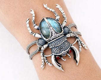 Scarab bracelet in sterling silver 925, labradorite jewelry with beetle theme.