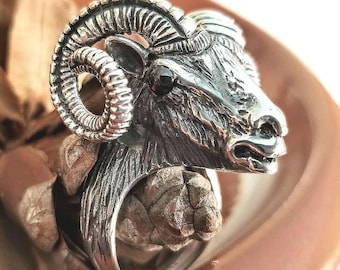 Ram ring in sterling silver 925.