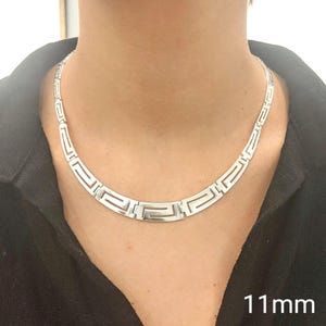 Halskette mit griechischem Mäandermuster, Sterlingsilber 925, spitz zulaufendes geometrisches Muster, Choker mit Mäanderform, Geschenk für sie