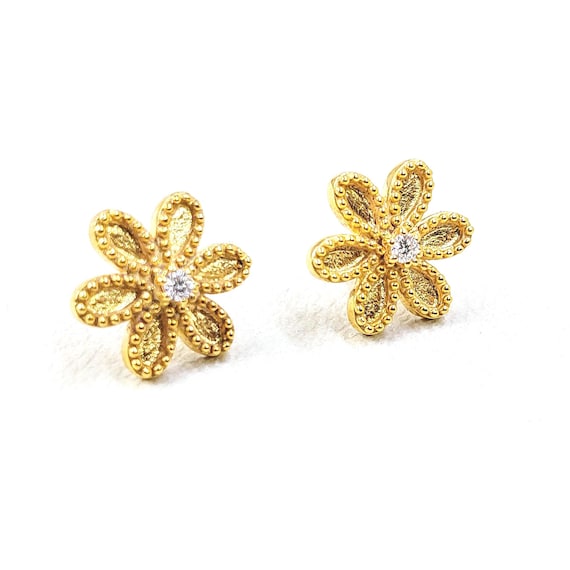 K18 Gold Daisy Earrings, Diamond Centre, Byzantine Textured Floral Studs