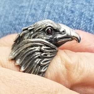 Handcrafted Silver Eagle Ring with Detailed Wings – Statement Jewelry