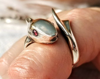 Shark Ring in sterling silver 925, ocean beast jewelry