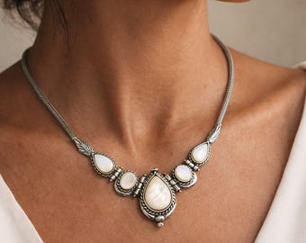 Mother of Pearl Necklace in sterling silver 925 with boho style bezels