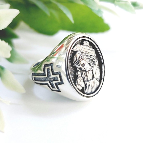 Religious signet ring in silver 925, Jesus Christ with Holy Cross