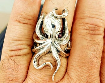 Playful octopus ring in sterling silver 925, ocean inspired jewellery with sea-creature