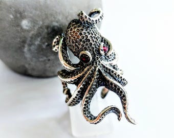Textured octopus ring in sterling silver 925, marine-life jewelry