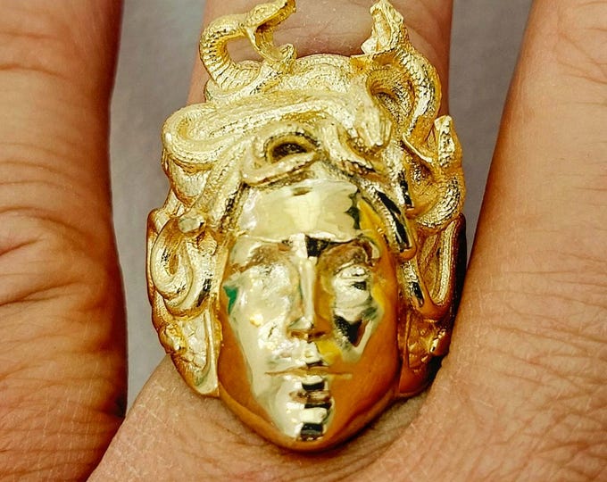 Mythological Medusa Ring in gold-filled sterling silver 925, Detailed Snake Hair & Hidden Zeus Underside – Mythology Jewelry