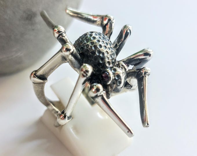 Handmade spider ring in sterling silver 925, spider jewelry, silver insect jewelry