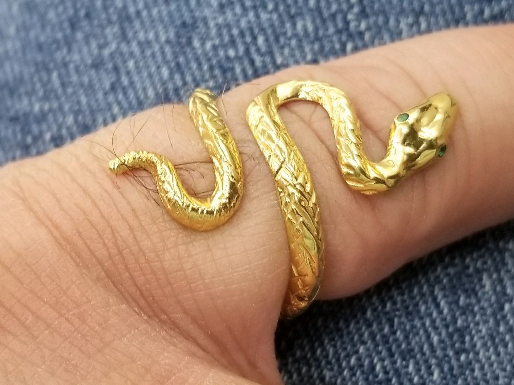 Gold snake ring with green eyes deals