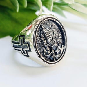 Sterling silver prayer ring, signet ring with rosary and praying hands, silver cross ring, religious jewelry