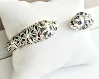 Lion bracelet in sterling silver with decorated shank