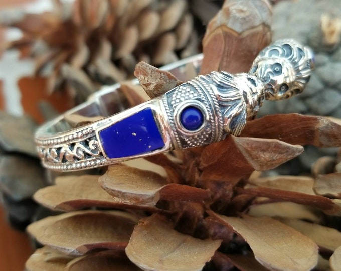 Handmade Silver Lion Bracelet with lapis lazuli inlays, animal jewelry, silver bracelet