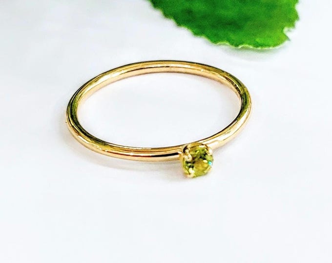 Peridot ring in 14K gold, stackable gold solitaire