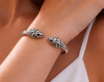Sterling Silver Lion Head Bracelet, Handmade animal, unisex cuff