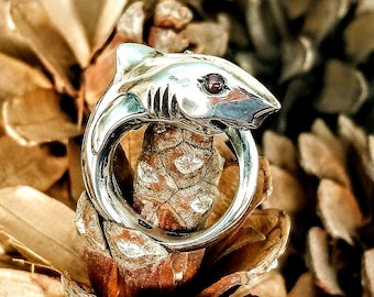Shark Ring in sterling silver 925, ocean beast jewelry