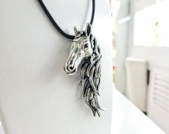 Horse head pendant in sterling silver 925, blavk leather cord equestrian necklace
