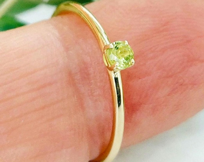 Minimal peridot solitaire ring in 14K gold, stackable gold ring, August birthstone jewelry