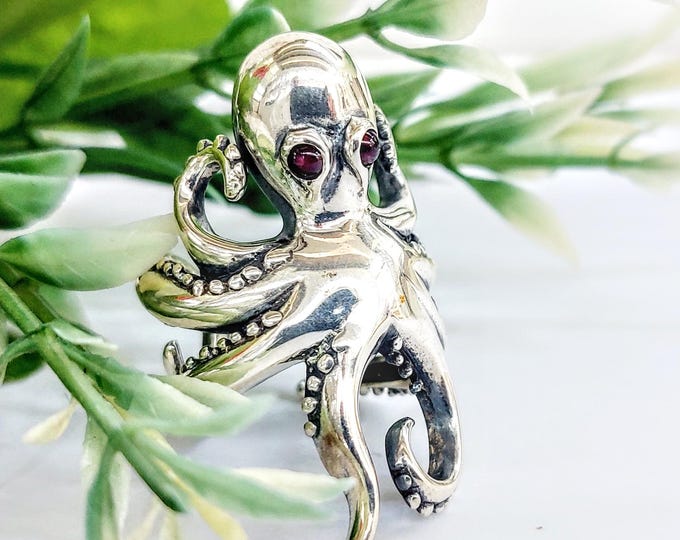 Sterling silver octopus ring with garnet eyes – adjustable statement ring for ocean lovers