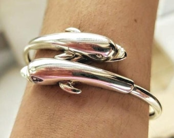 Double dolphin bracelet in sterling silver 925, adjustable bangle, marine-life jewelry, silver torque bracelet
