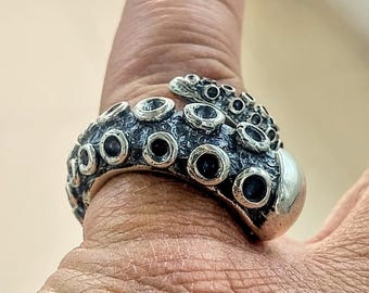 Octopus tentacle ring in sterling silver 925
