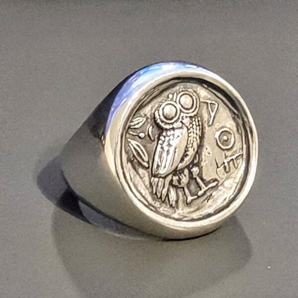 Grande bague pièce de monnaie représentant une chouette Athéna en argent sterling 925