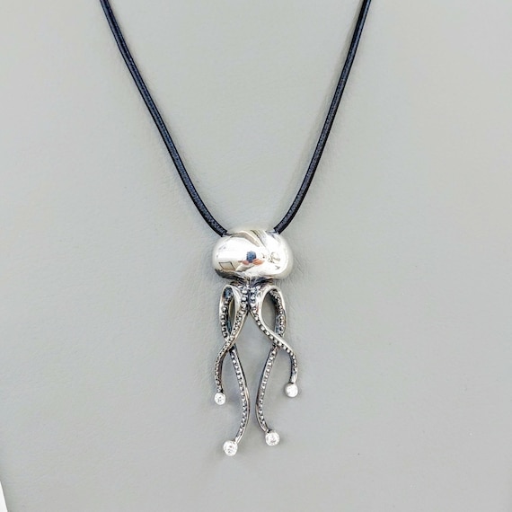 Jellyfish necklace, sterling silver 925, marine-life jewellery, sea-creature pendant for ocean lovers