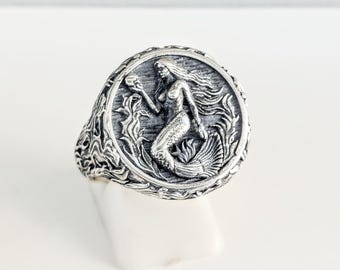 Mermaid ring in sterling silver 925, signet ring with sea-creature