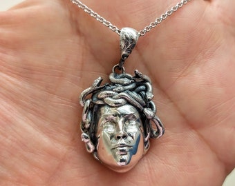 Medusa pendant in sterling silver 925, Greek Mythology creature