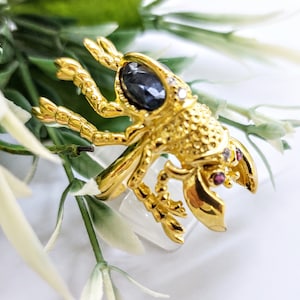 Gold plated scarab ring in sterling silver 925, beetle jewelry with hematite doublet gemstone