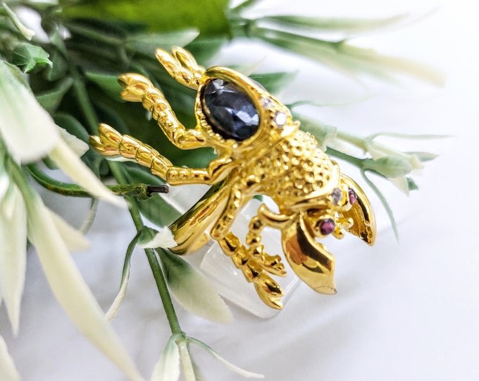 Gold plated scarab ring in sterling silver 925, beetle jewelry with hematite doublet gemstone