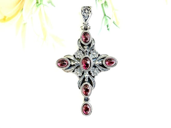 Handmade byzantine cross in sterling silver 925 with garnet gemstones and floral decorations