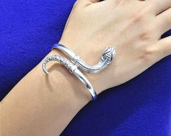 Museum copy silver snake bracelet, adjustable and unisex