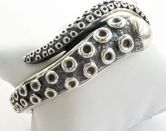 Octopus jewelry in sterling silver 925, single tentacle bracelet, ocean inspired cuff bracelet