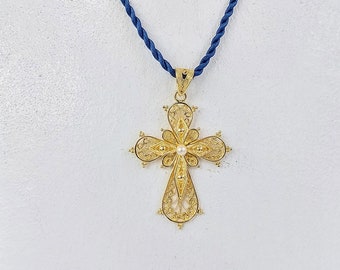 Exquisite K18 gold byzantine cross with filigree inlays and pearl decoration