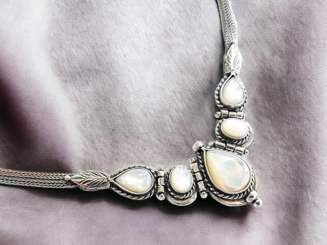 Alara Necklace | Silver/Mother Of Pearl