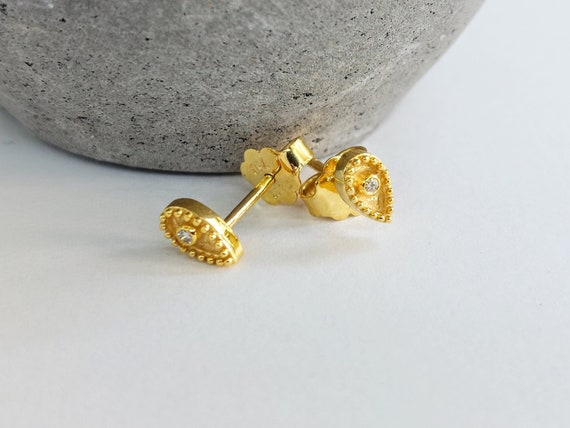 K18 Gold Stud Earrings With Diamonds - Etsy