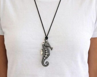 Sterling silver seahorse necklace (925), marine-life jewelry, large hippocampus pendant