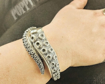 Octopus tentacle bracelet, sterling silver 925, marine-life jewellery, unisex nautical accessory, gift for ocean lover