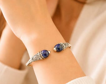 Lapis lazuli bracelet in sterling silver with byzantine bezels.