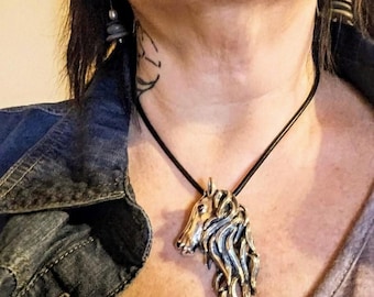Elegant Horse Head Pendant: Sterling Silver Necklace with Stylish Black Leather Cord