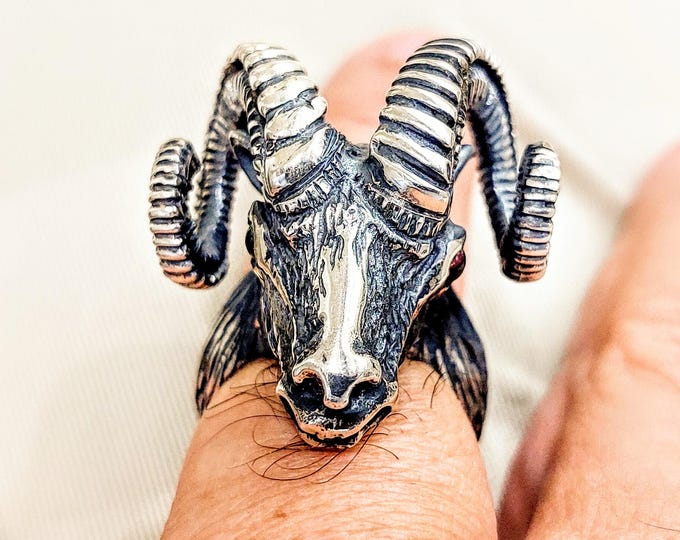 Ram ring in sterling silver 925.