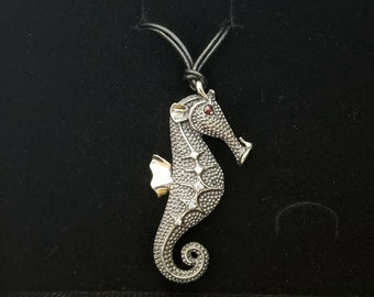 Sterling silver seahorse necklace (925), marine-life jewelry, sea-creature gift for ocean lover