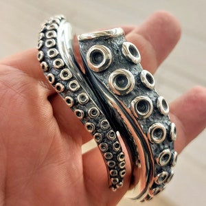 Octopus tentacle bracelet in sterling silver 925, marine-life jewelry