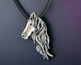 Elegant Horse Head Pendant: Sterling Silver Necklace with Stylish Black Leather Cord